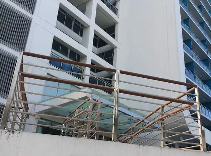 Apartahotel Reiden Suites *