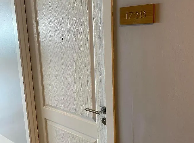 Apartahotel Reiden Suites *